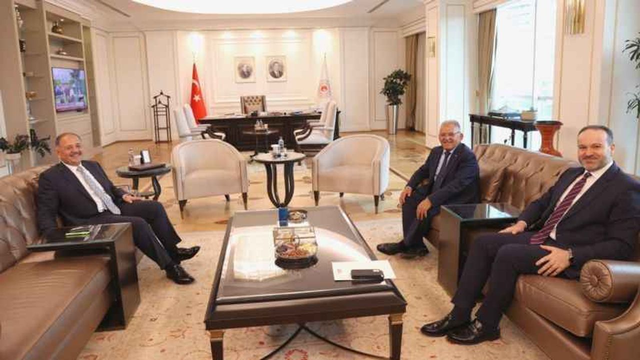 BÜYÜKKILIÇ’TAN BAKAN ÖZHASEKİ’YE ZİYARET