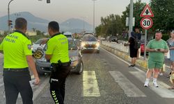 Kadına çarptıktan otomobille üzerinden geçmeye kalkan sürücü tutuklandı