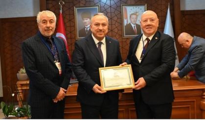 Vali Fidan’dan Osman Koca’ya tebrik telefonu