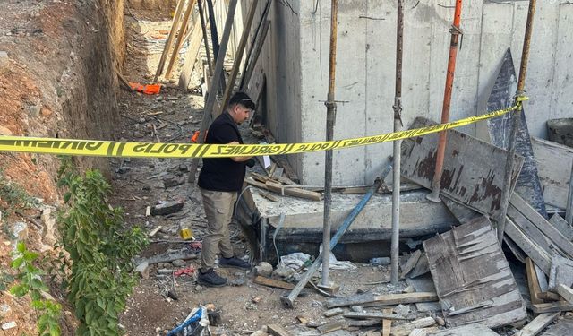 İnşaattan düşen kalıp ustası hayatını kaybetti