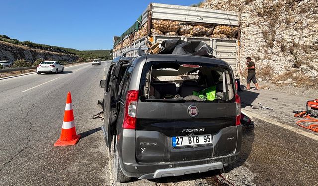 Mersin’de feci kaza: 5 ölü, 1 ağır yaralı