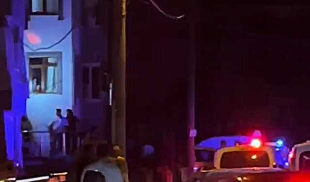 Eski karısını ve üvey kızını bıçakla yaraladı