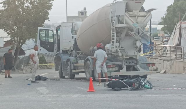 Beton mikseri motosikleti ezdi: 2 ölü
