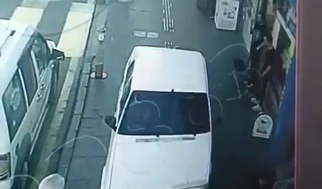 Yolu bıraktı, kaldırımdan ilerledi
