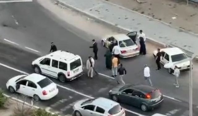 Trafikte yol verme kavgası
