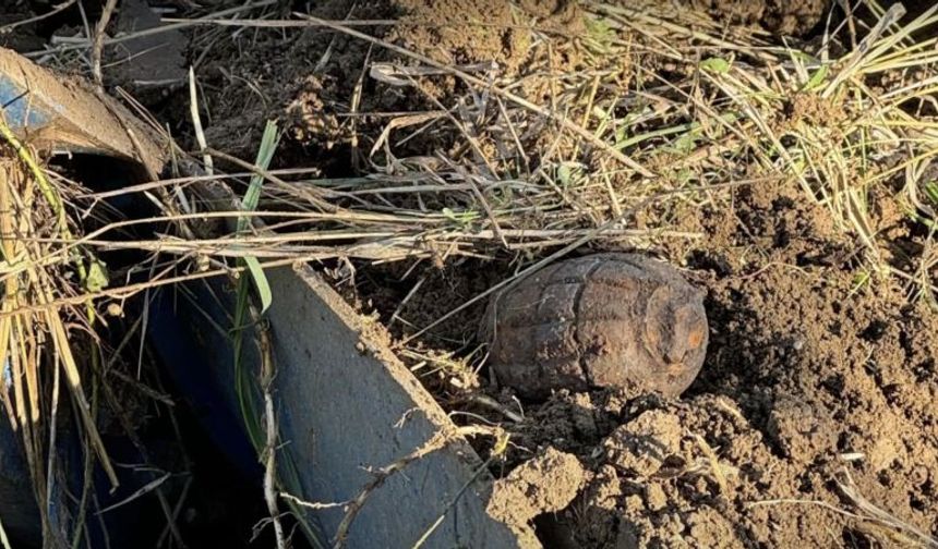 TARLAYI SÜREN ÇİFTÇİ PATLAMAMIŞ EL BOMBASI BULDU!