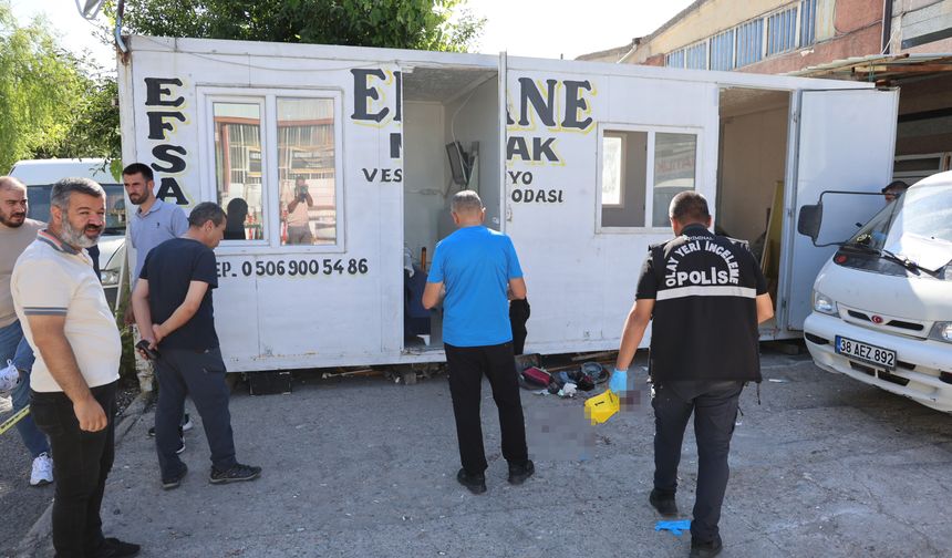 Alacak verecek kavgası kanlı bitti: 1 yaralı