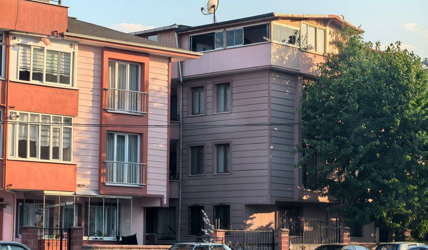 3. kattan düşen 2 yaşındaki çocuk ağır yaralandı
