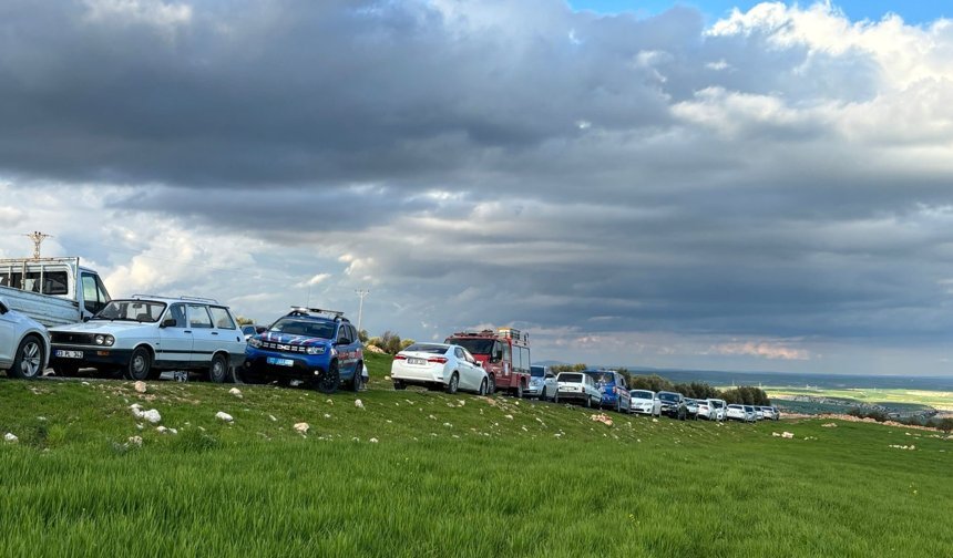 Devrilen traktörün sürücüsü hayatını kaybetti