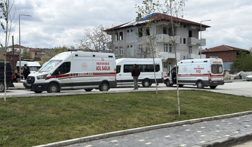 Korkutan kaza - 10 öğrenci yaralandı